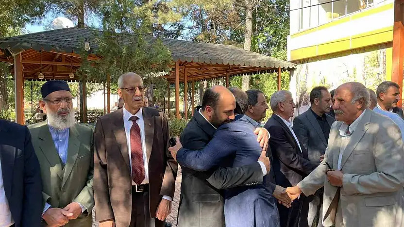 Bingöl'de husumetli iki aile düzenlenen programda barıştı