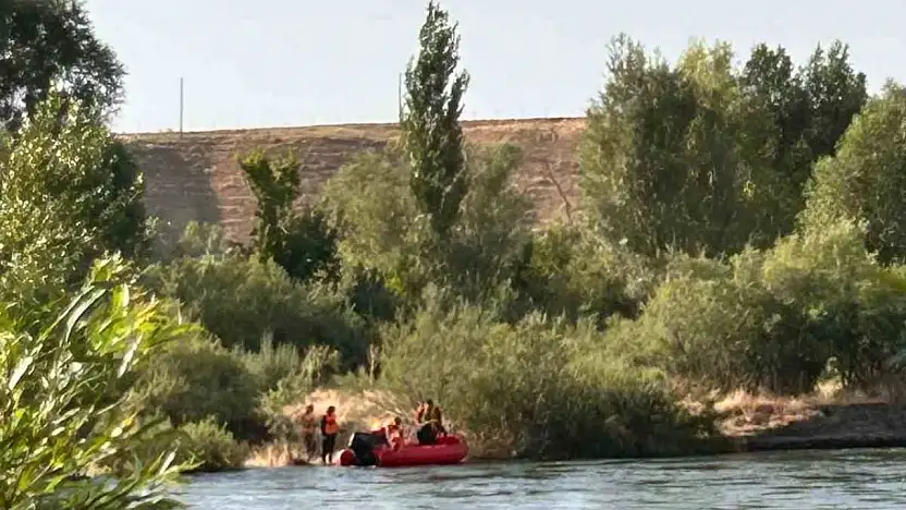 Bingöl'de mahsur kalan vatandaşları ekipler kurtardı