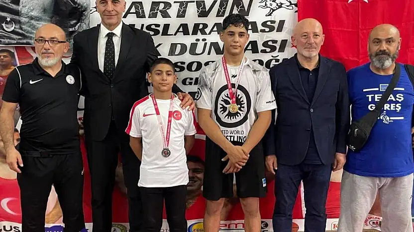 Elazığlı genç pehlivanlardan uluslararası başarı