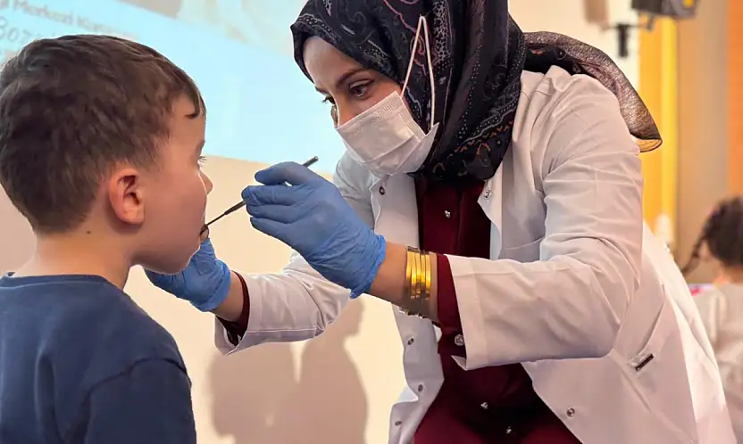 Diş Hekimi Demet Bozyiğit Yüksel'den Öğrencilere Diş Sağlığı Eğitimi