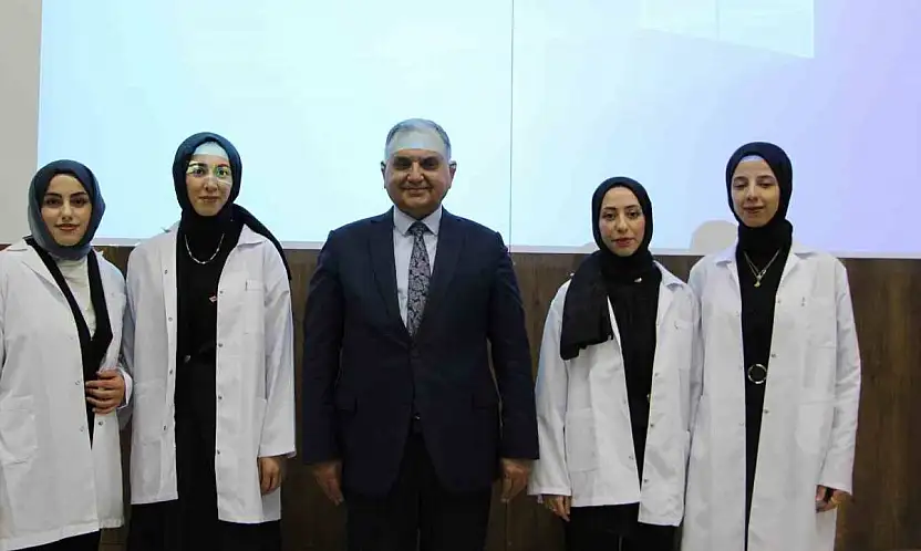 FÜ Eğitim Fakültesi'nde önlük giyme töreni